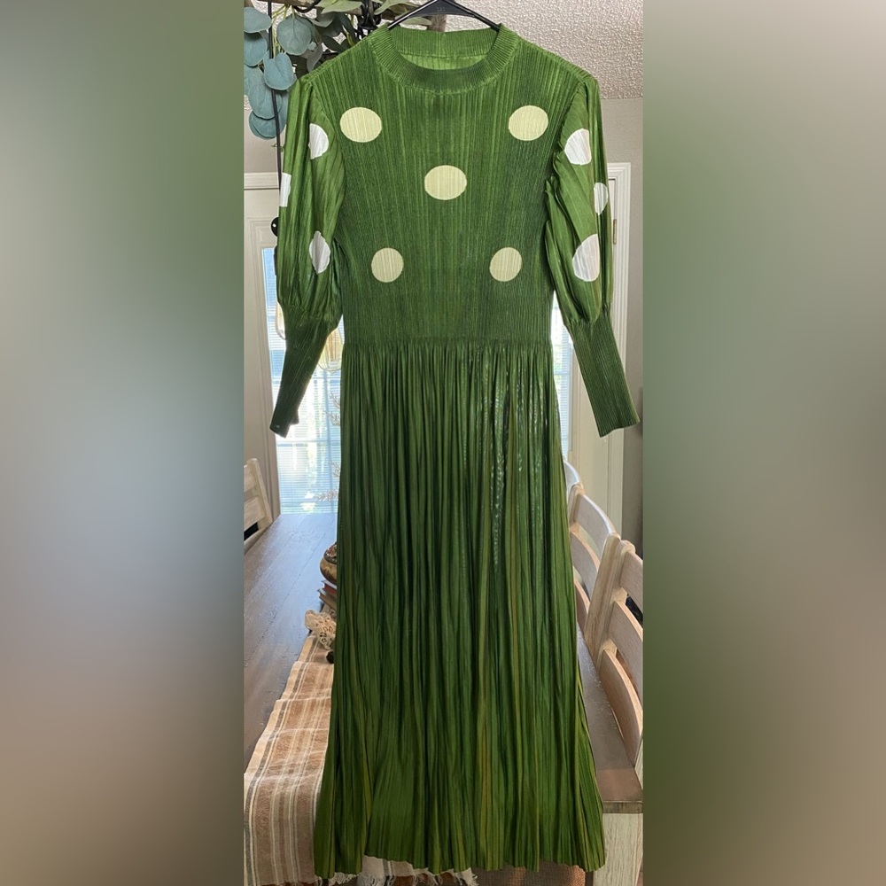 Pleated dot balloon sleeve dress green one size